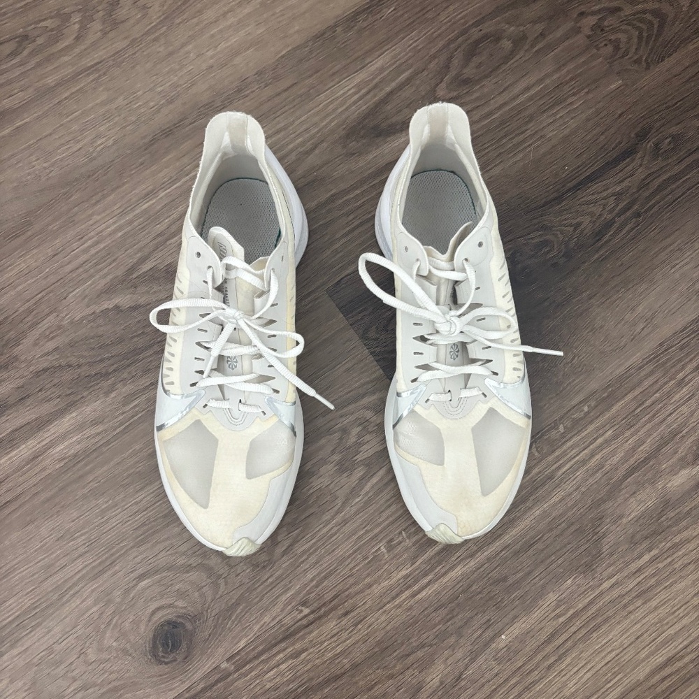 Nike Zoom Gravity Women’s 9.5